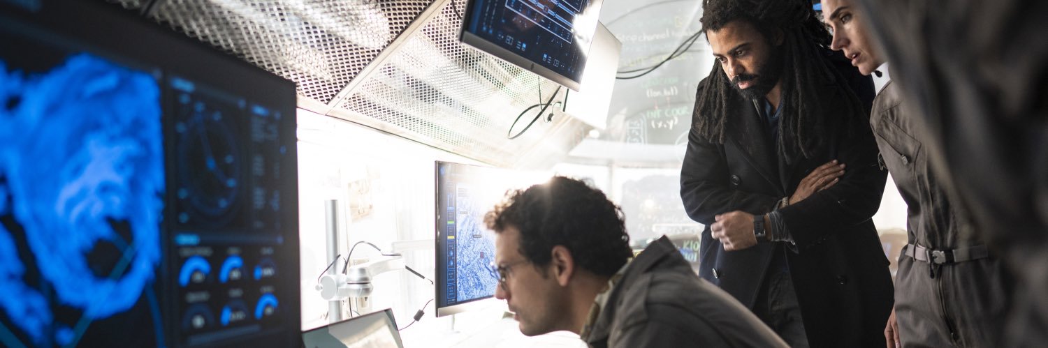 Roberto Urbina banner