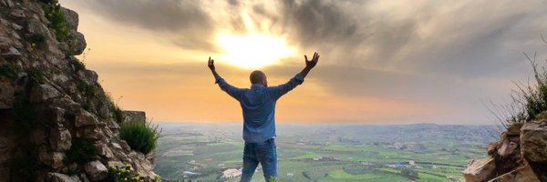 Lobnene_Blog Profile Banner