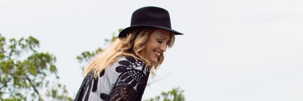 Amanda Cook banner