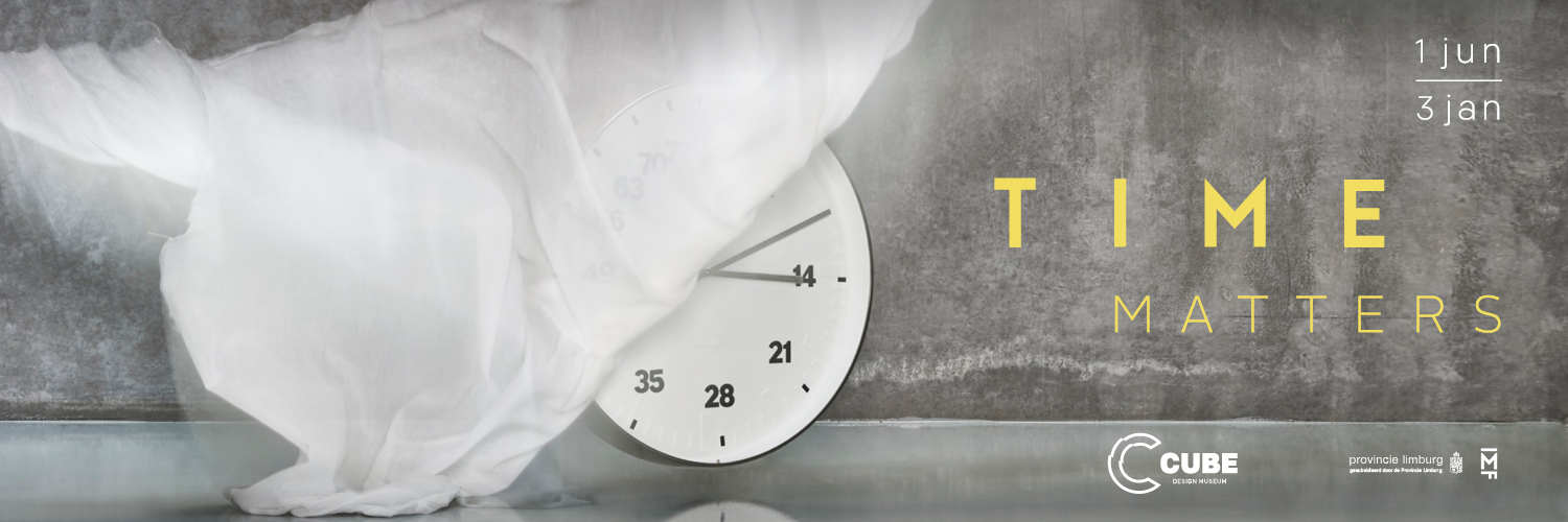 Cube design museum banner