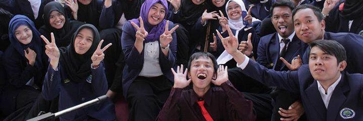 lingtong11's profile banner image