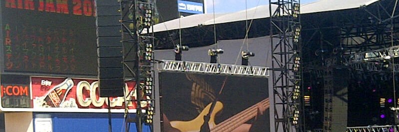 tim togawa🕊NO WAR banner