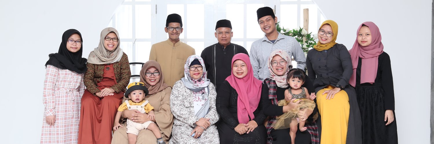 ulee_thea's profile banner image