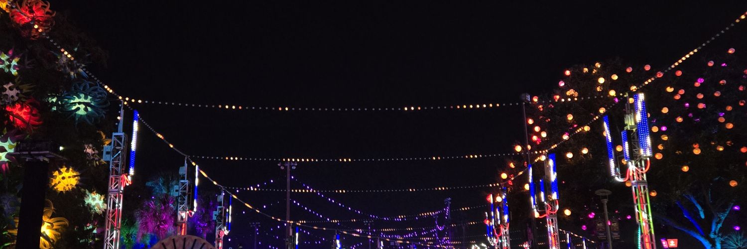 pinkwhiteocean's profile banner image