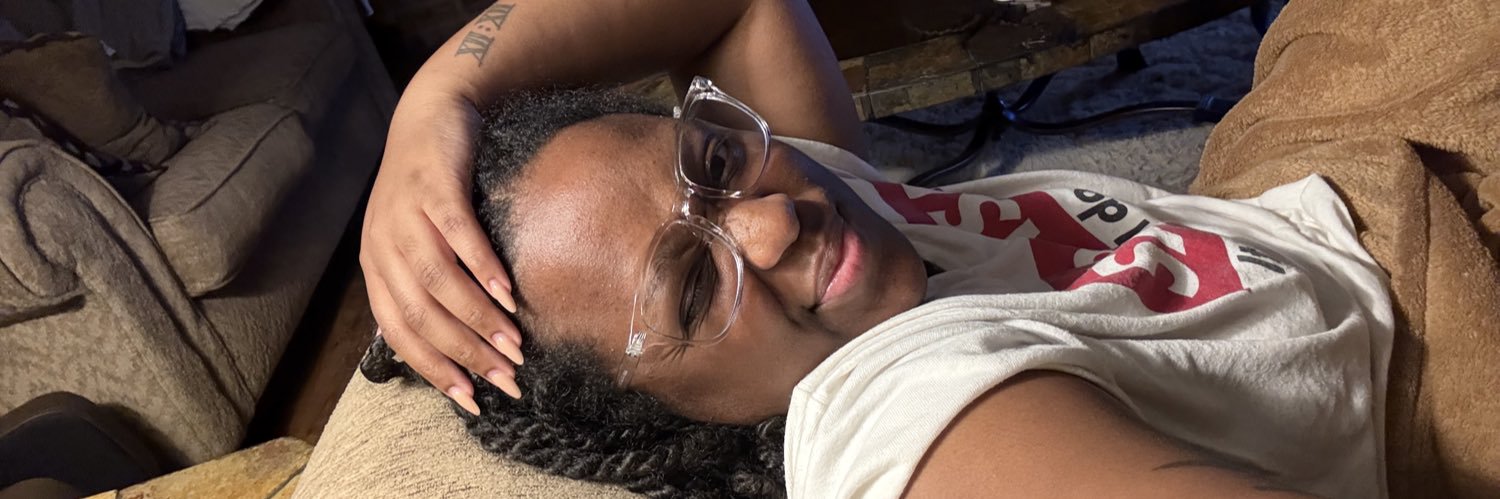 __dionneee's profile banner image