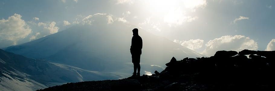 TRAVELER_رحَّال banner