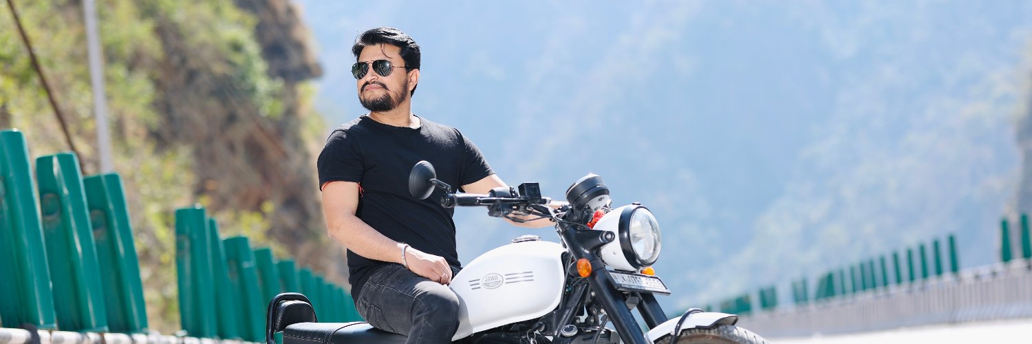 nandansinha's profile banner image