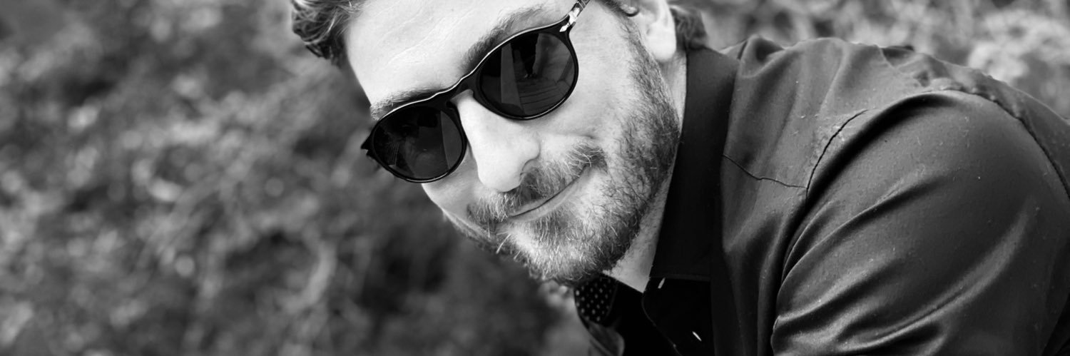 Daniel Lissing banner