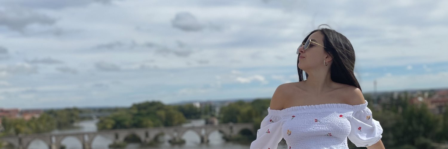 RocioRo22's profile banner image