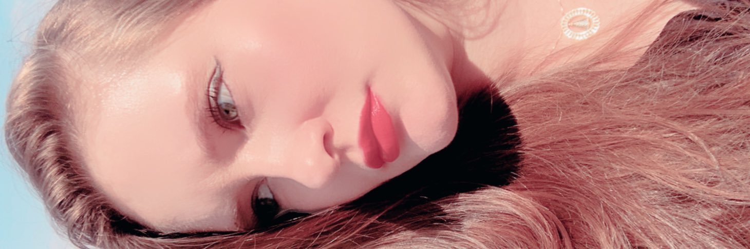 sabrinagoncim's profile banner image