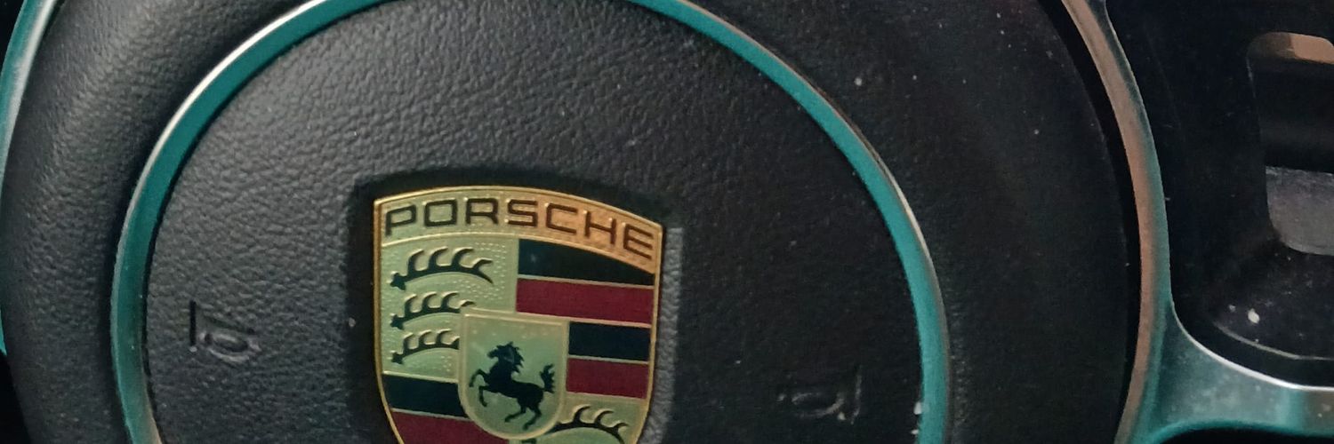 G banner
