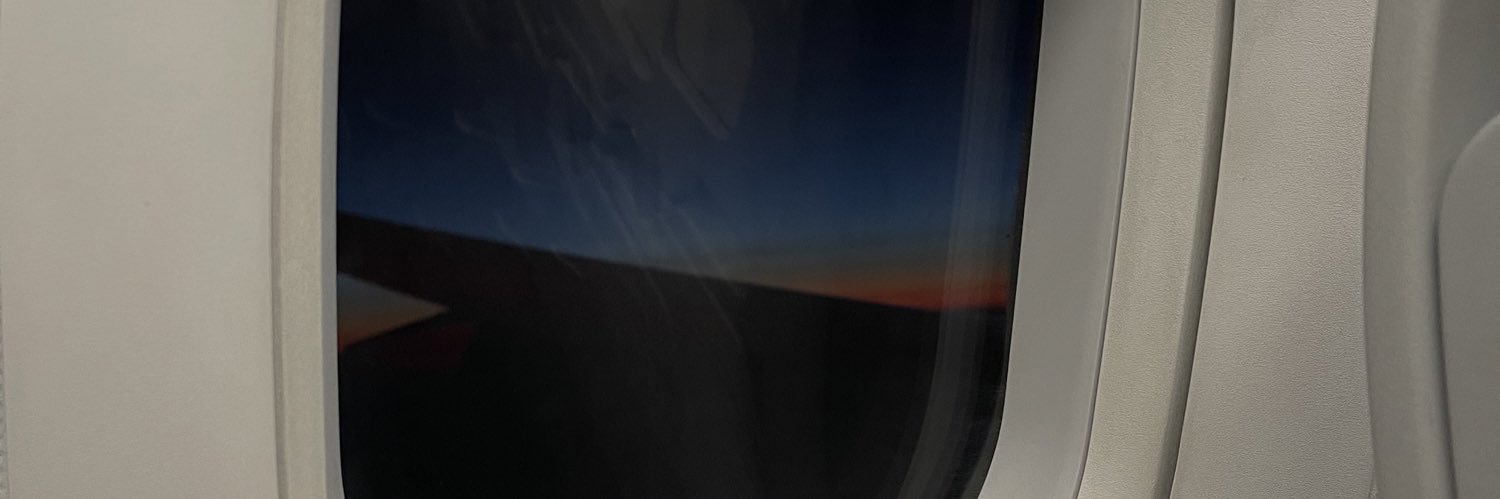W banner