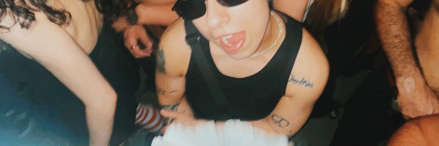 qqlmrd's profile banner image