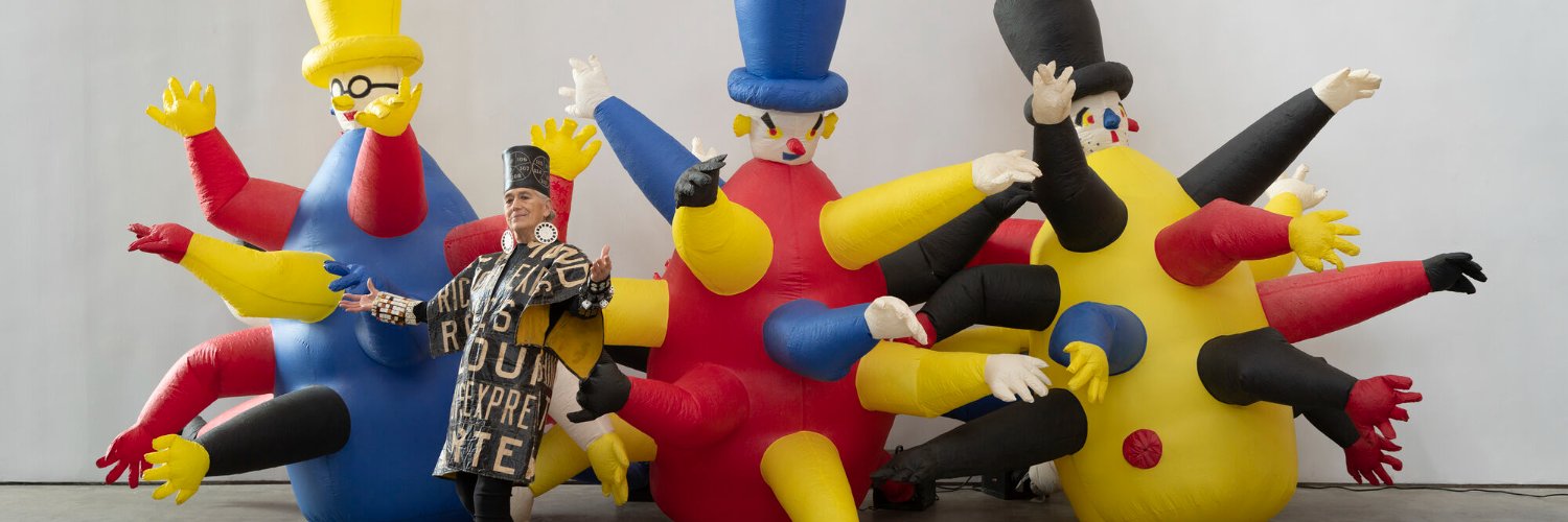 It's In Queens banner