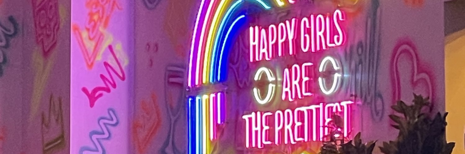 poozykat's profile banner image