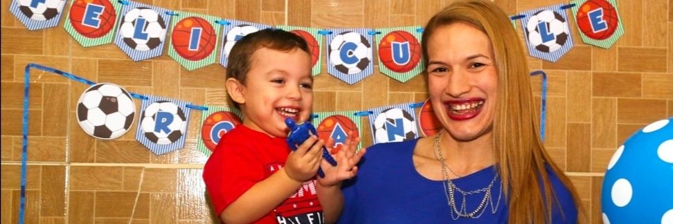 Caro Cáraves banner