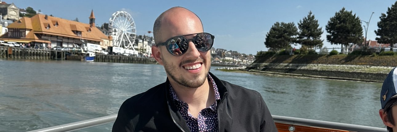 Daniel Alvarez Calderon banner