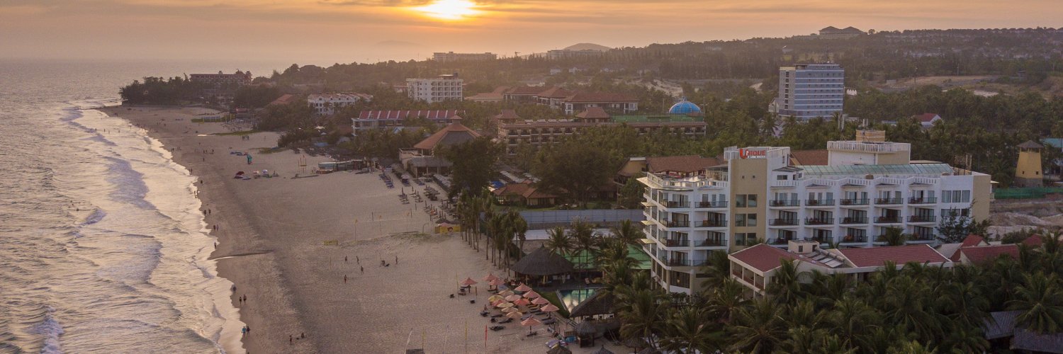 uniqueresort's profile banner image