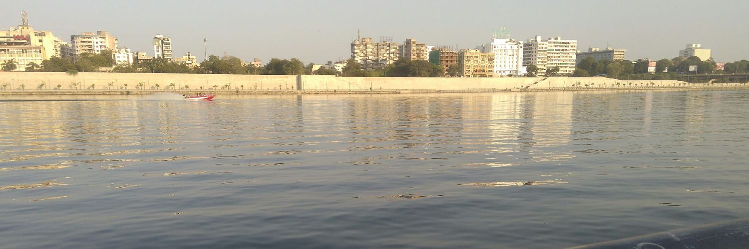 distant_prani's profile banner image