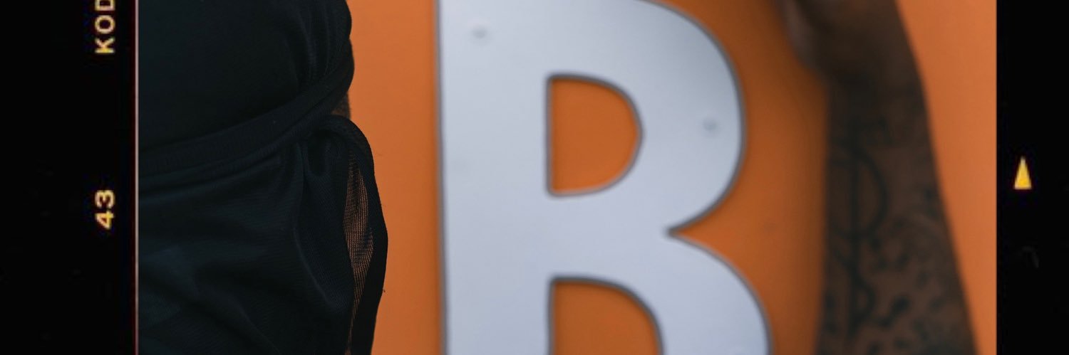 “B” banner