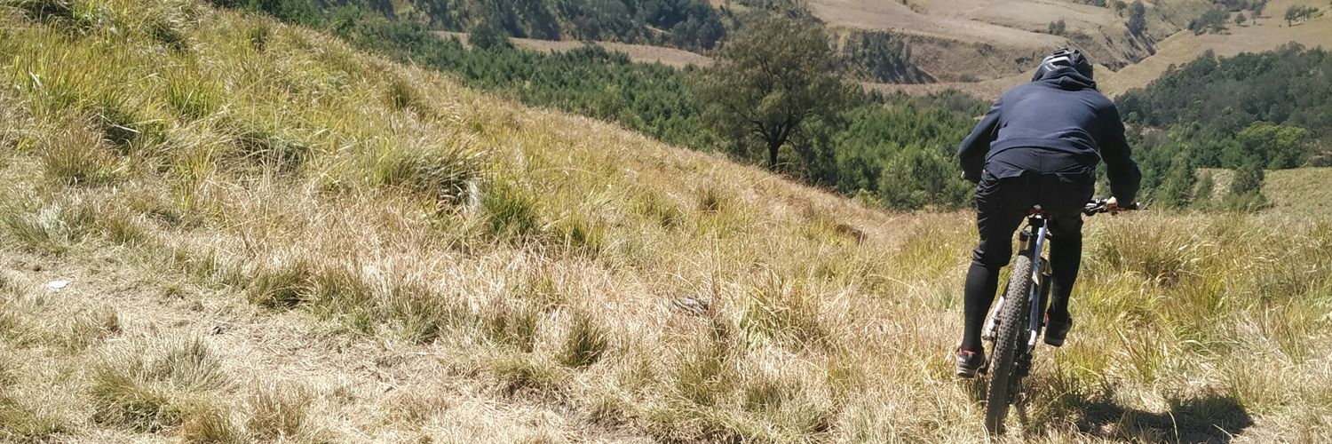 wawewo's profile banner image