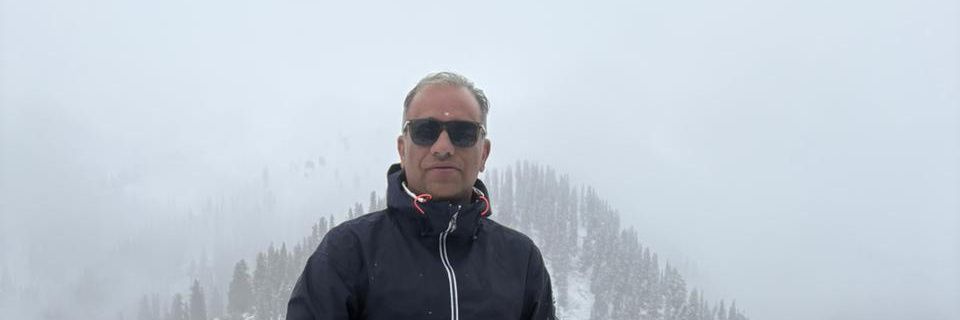 Ajaz dar banner