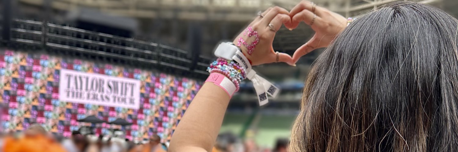 larissataka_'s profile banner image