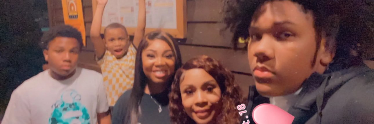 _beautifulnaee's profile banner image