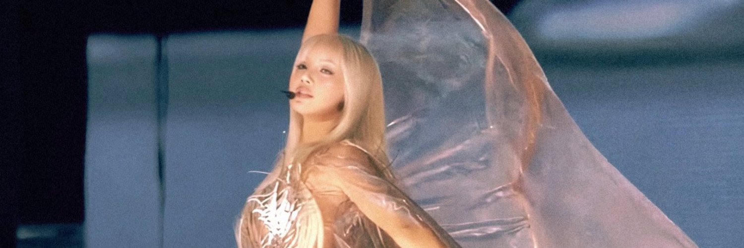 l i l a c banner
