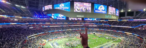 VaLo_ee Profile Banner