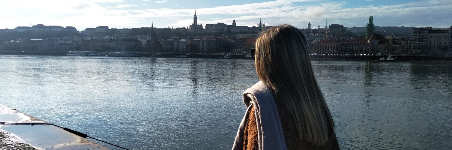 carmenturur's profile banner image