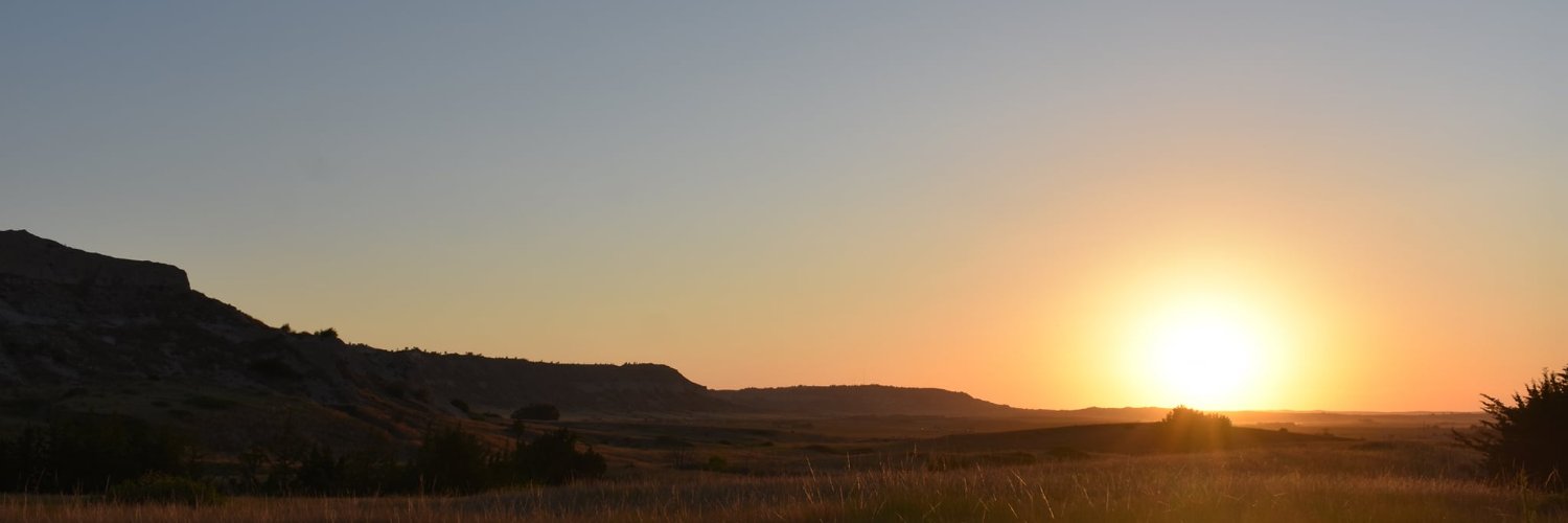aprilfiet's profile banner image