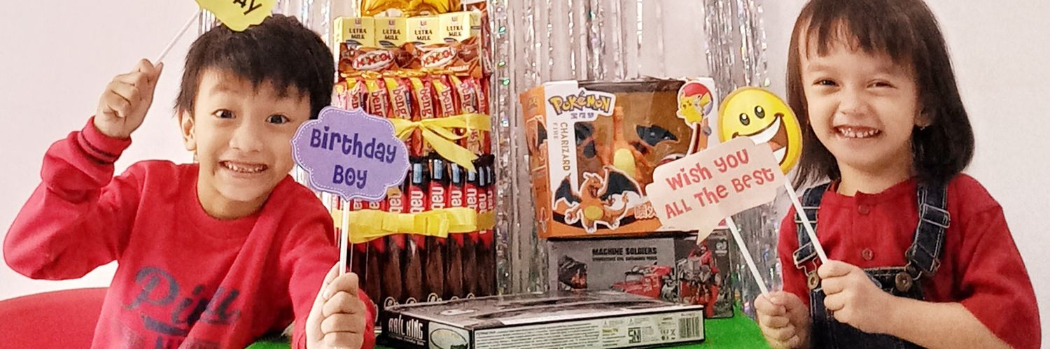 leeviee's profile banner image