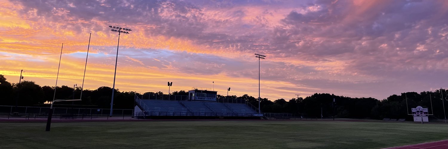 De Leon Football banner