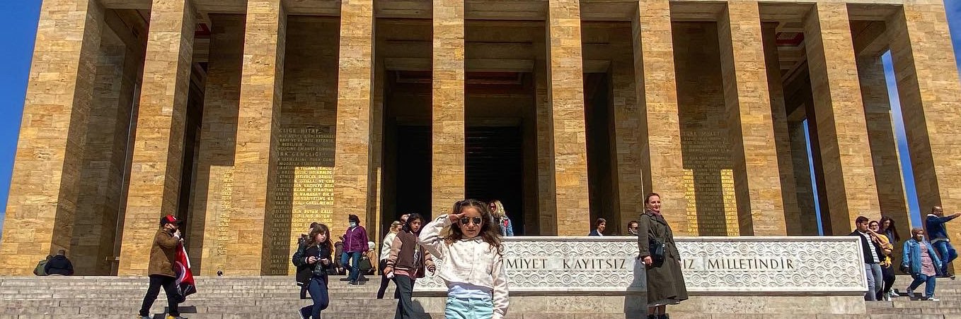 avpelin_'s profile banner image