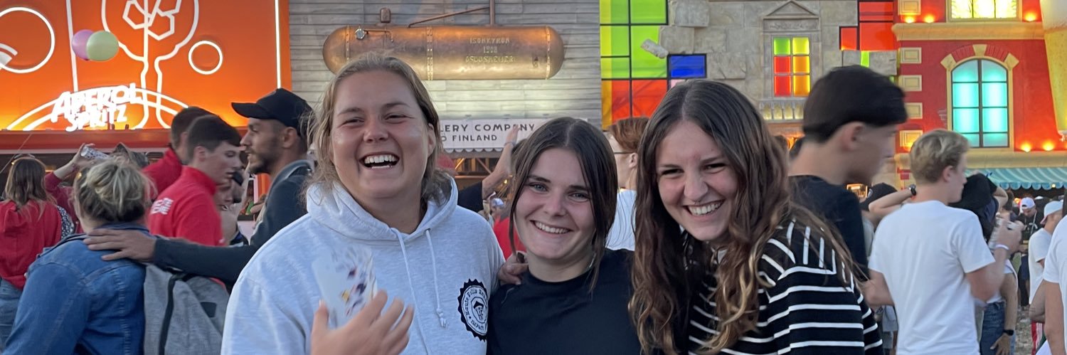 Louise_s06's profile banner image