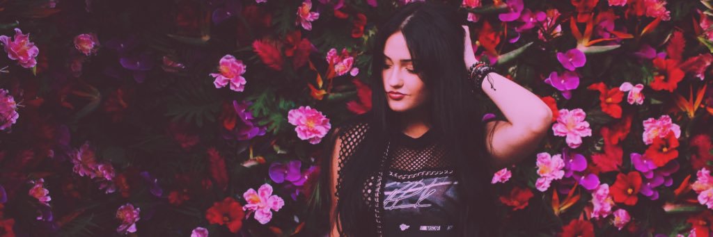 izar_official's profile banner image