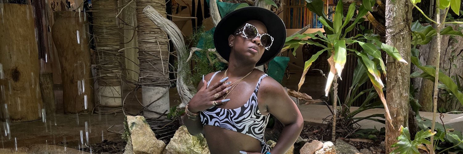 FabulouslyFem_'s profile banner image