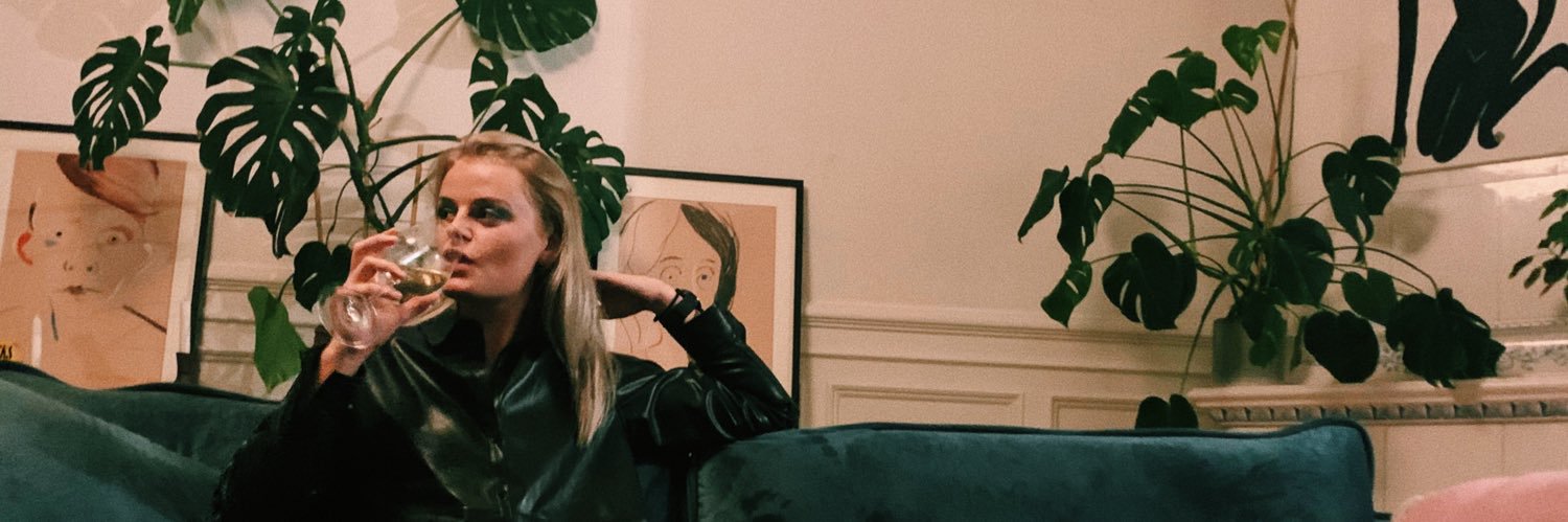 FERNEEYY's profile banner image