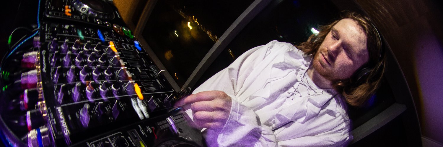 ViktorRose's profile banner image