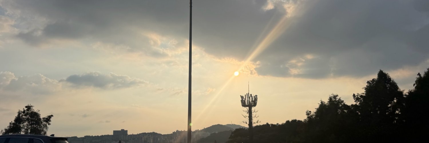 llkmll751's profile banner image