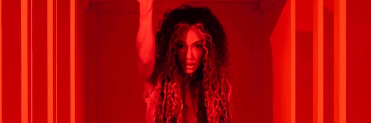 AÍSHA banner