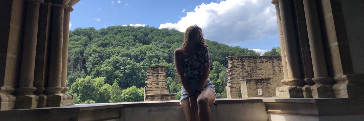 Itziarlongoria's profile banner image