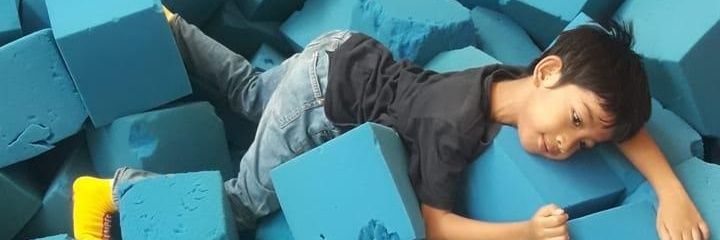 intanjulides's profile banner image