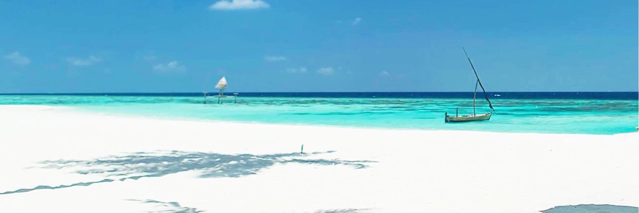 AaaveeeMaldives's profile banner image