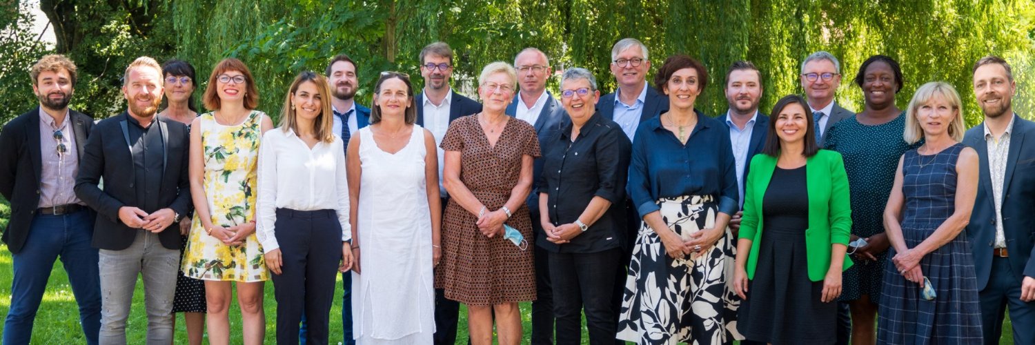 54 à gauche banner