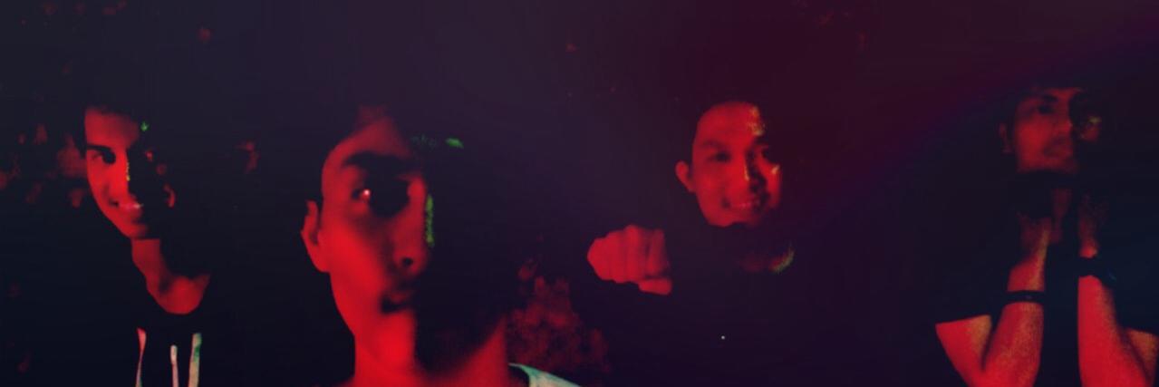 B T H banner