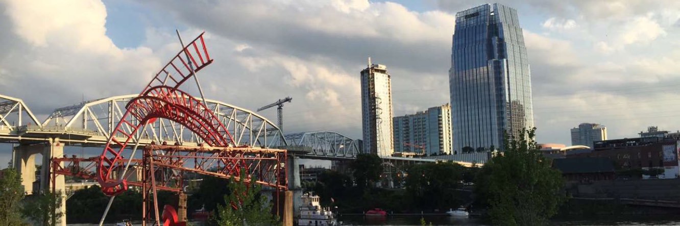 IndependentFemaleLeader 🟧 banner