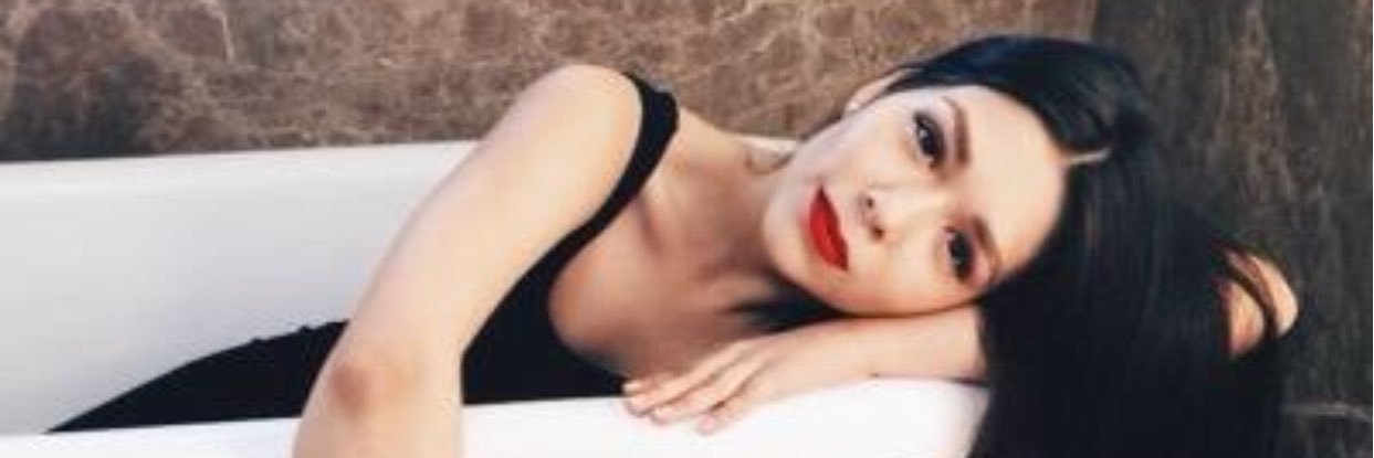 valeriaorta's profile banner image