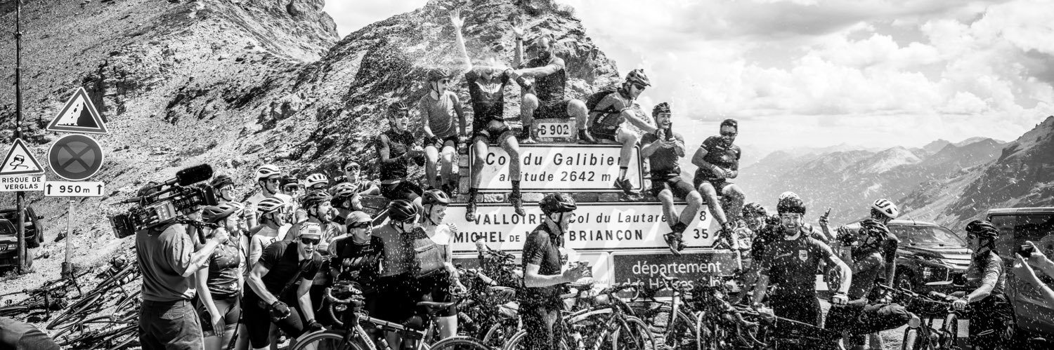 Deux Mille banner